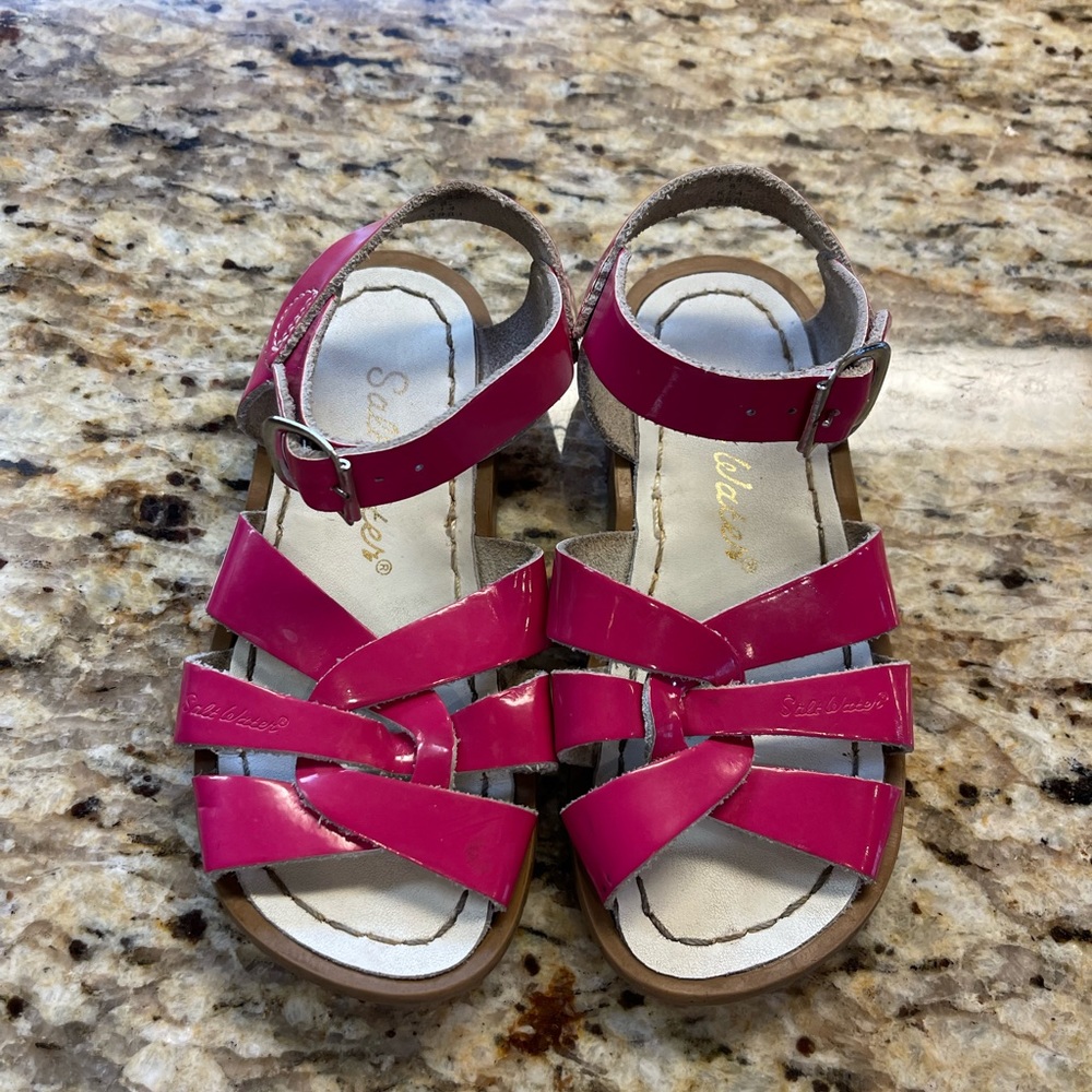 Salt Water Sandals toddler girls size 8, EUC
